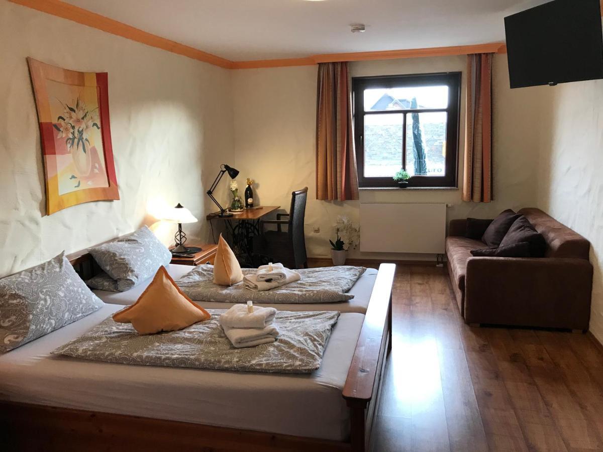 Landhotel Lindenhof Grevenbroich Buitenkant foto